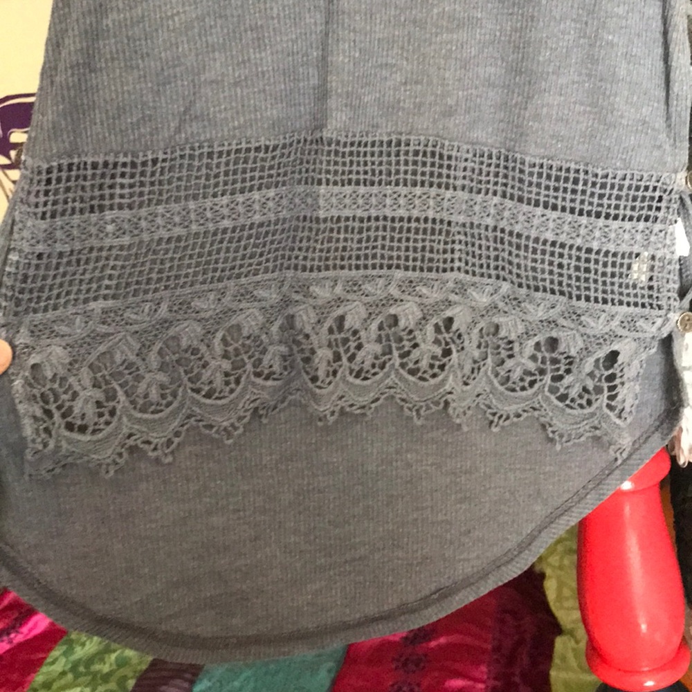 Tank top - Picture 2 of 5